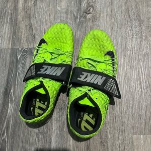 Size 7 women, size 5.5 men, nike triple jump, 200 m, or polevault spikes